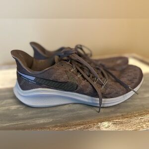 Men’s Nike React Zoom Vomero 14 -Size 12.5